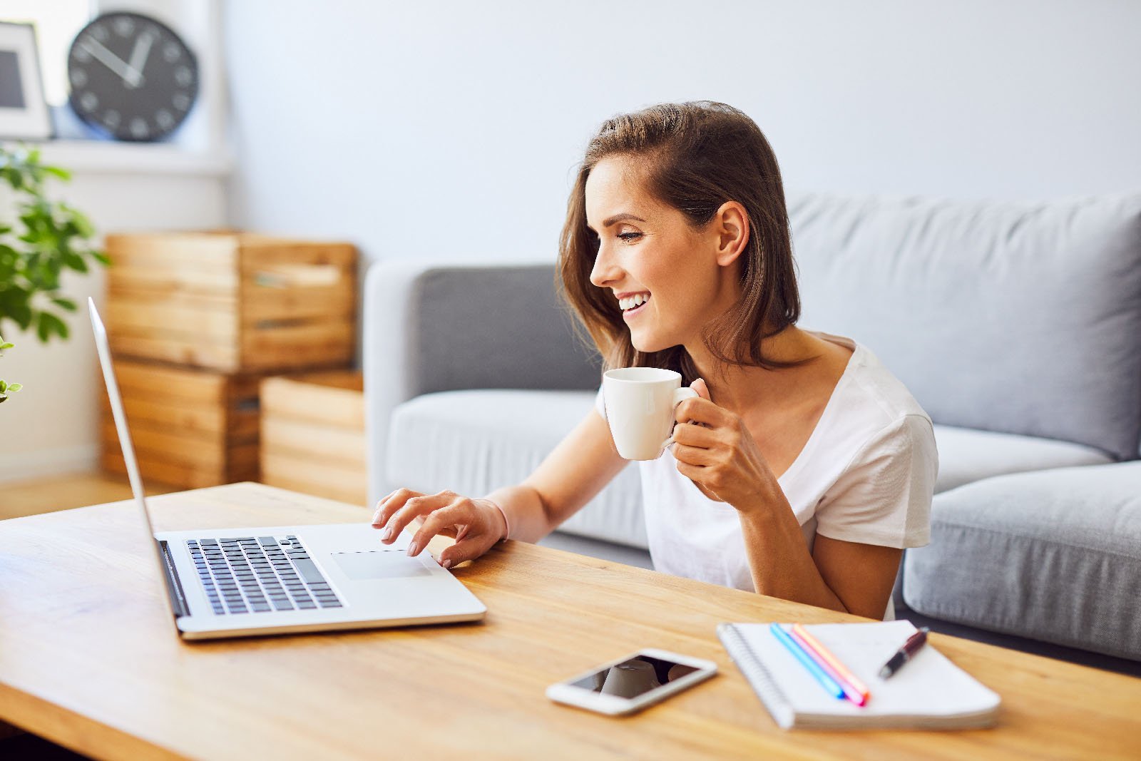 Photo d'une personne en VDI préparant un Tea Time Thé Tip TOp